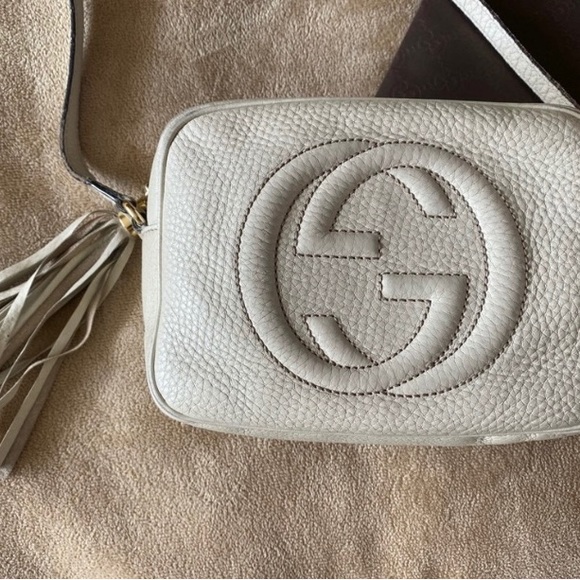 Gucci camera bag. - Picture 2 of 13